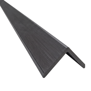 Kinsley – över- och avslutningslist för fasadbeklädnad i svart komposit 2900 x 219 x 29 mm