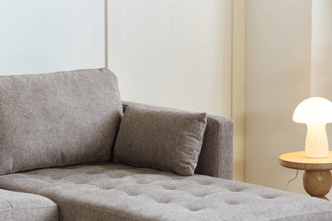 Lulu - Höger- och vänstervänd vändbar schäslongsoffa i sand - L: 215 x D: 82 x H: 78 cm