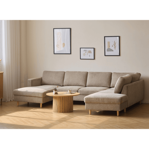 Jennifer vänstervänd U-soffa i sand med schäslong - L: 300 x D: 208 x H: 82 cm