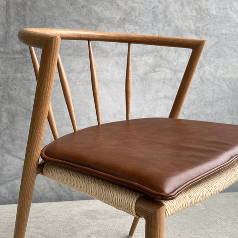 Bella - sittdyna i brunt konstläder