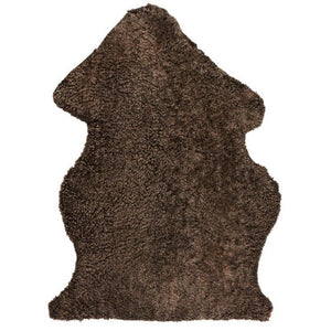 Villy - Korthårig imiterad lammskinn i brun 60x90 cm